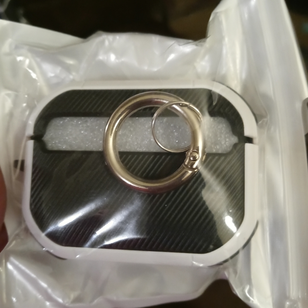 𝅺AIRPOD keychain